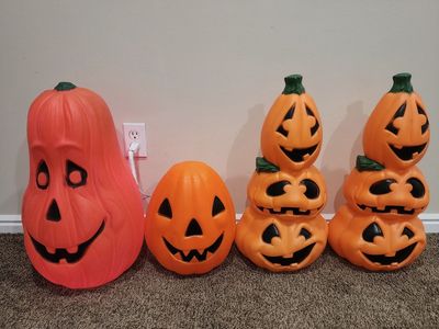 LOT OF 4 VINTAGE HALLOWEEN PUMPKIN BLOW MOLDS LARGE TO SMALL SUMMERWEEN 90s DECORATIONS QUALITY