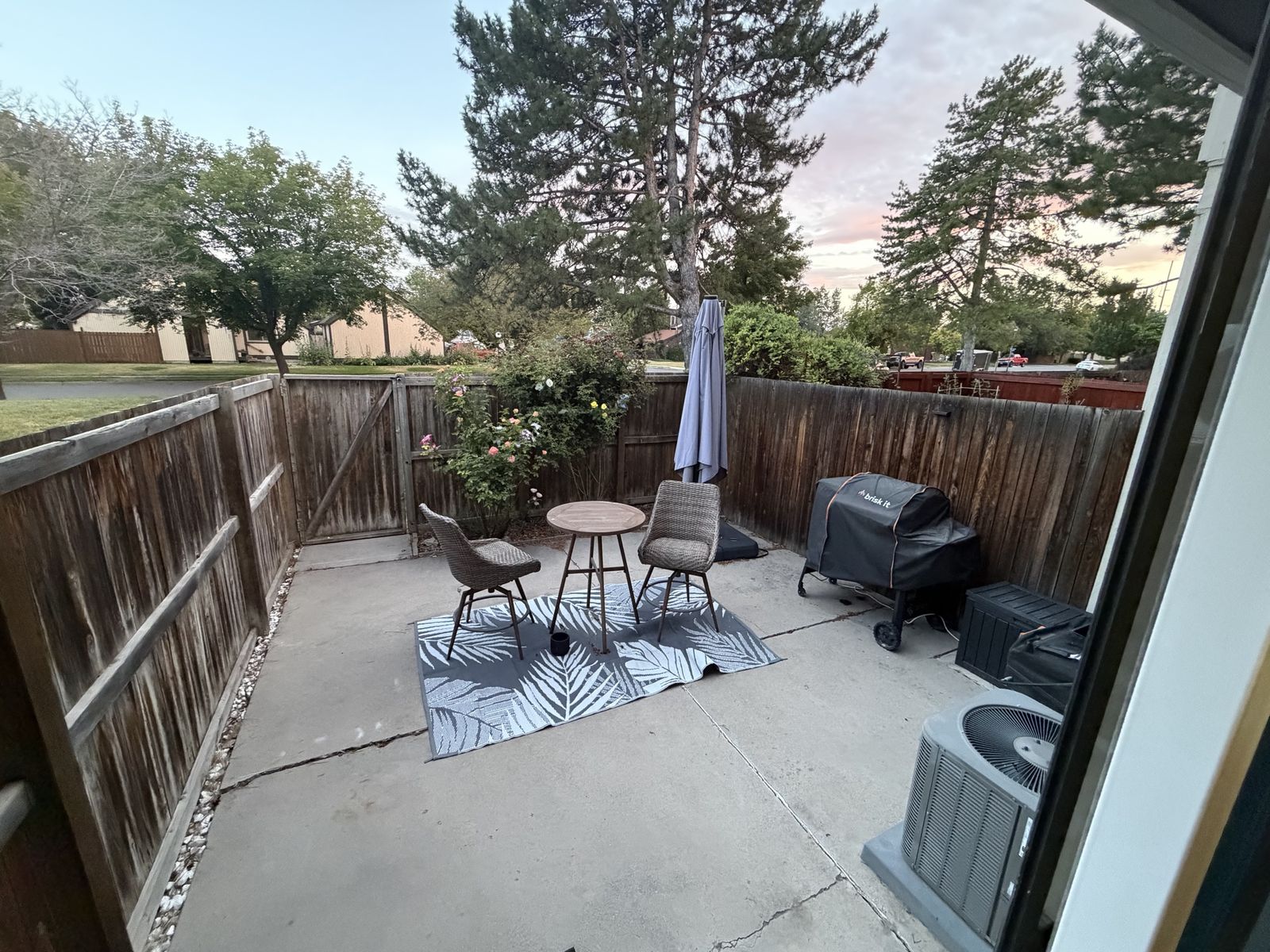 Main image 6