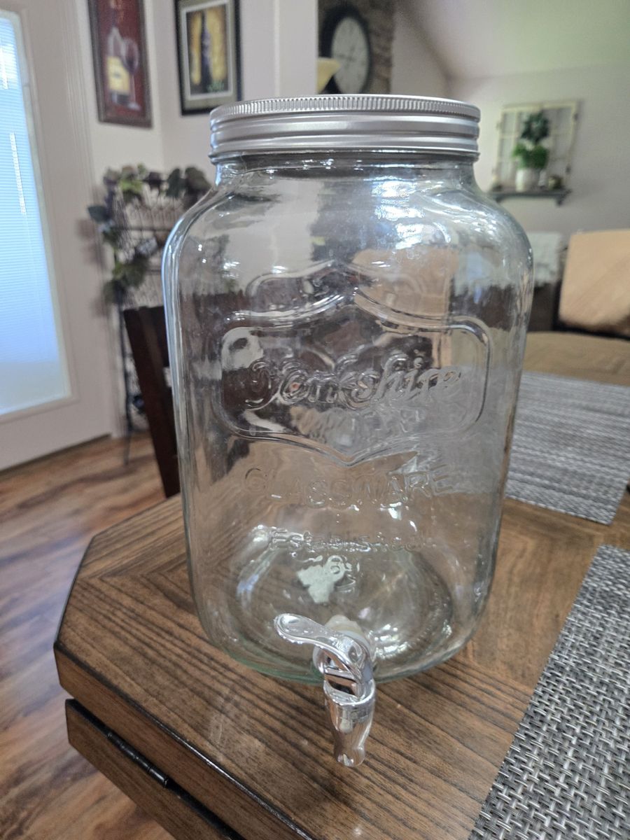 Large 2 gallon "Yorkshire" drink (lemonade, juice, punch, etc) jar great for large gatherings