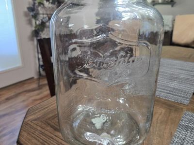Large 2 gallon "Yorkshire" drink (lemonade, juice, punch, etc) jar great for large gatherings
