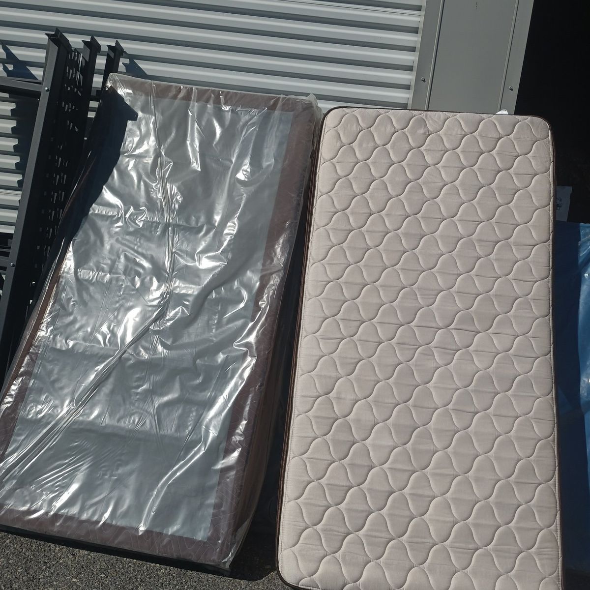 twin mattress with frame