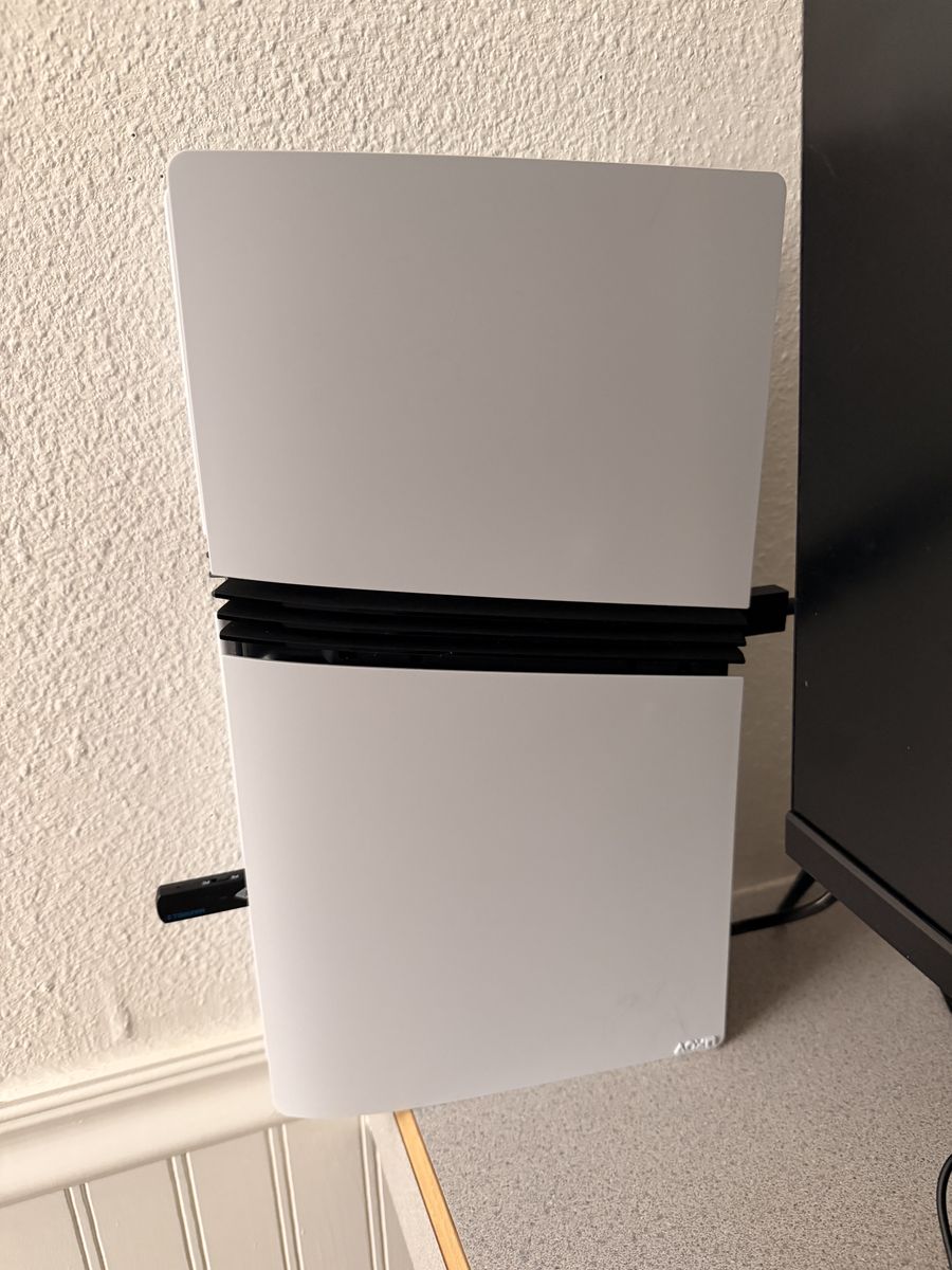Main image 4