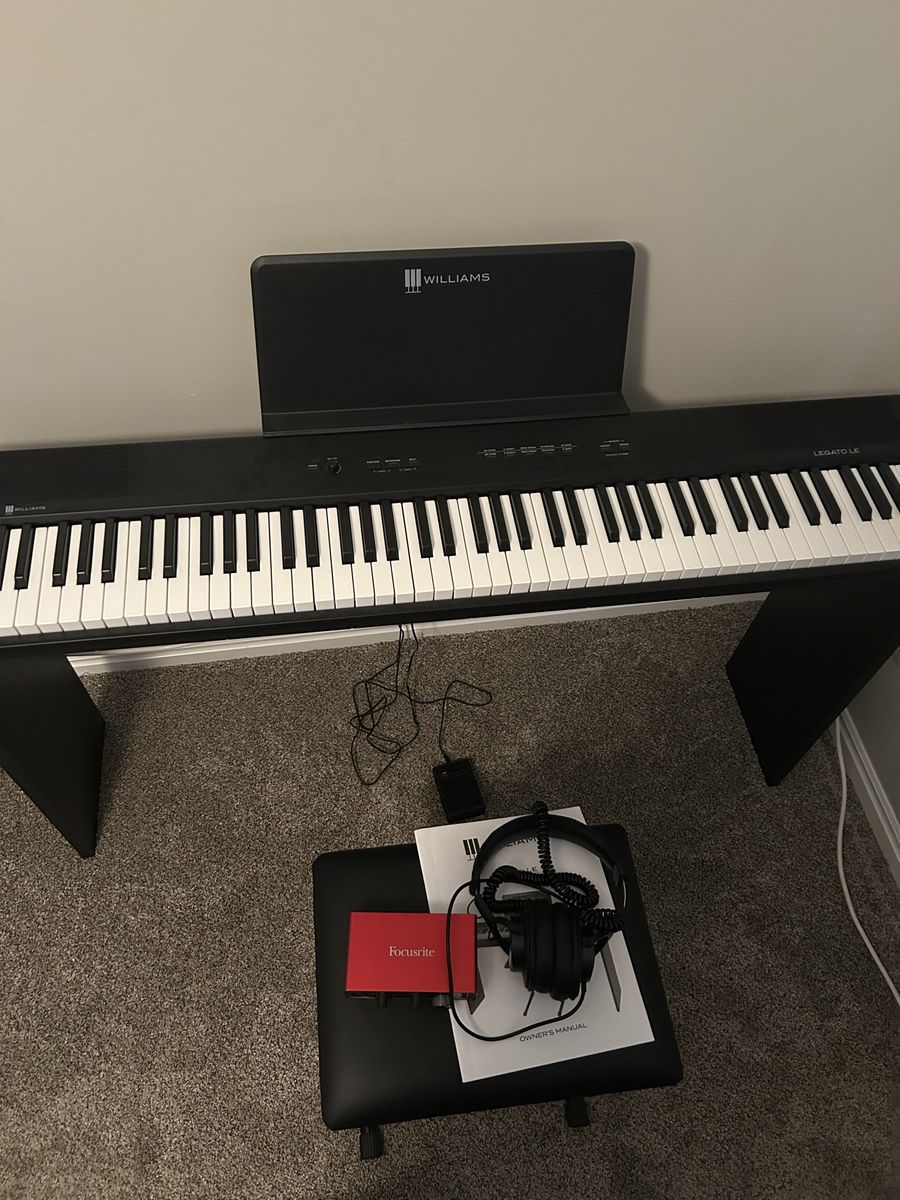 Williams Legato LE 88-Key Piano + Sony Headphones + Focusrite Scarlett Solo Bundle