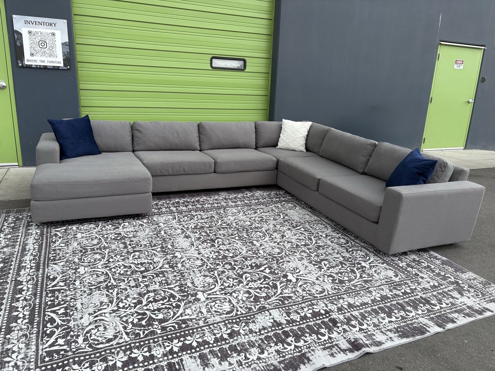 WEST ELM Sectional (Free Delivery  )