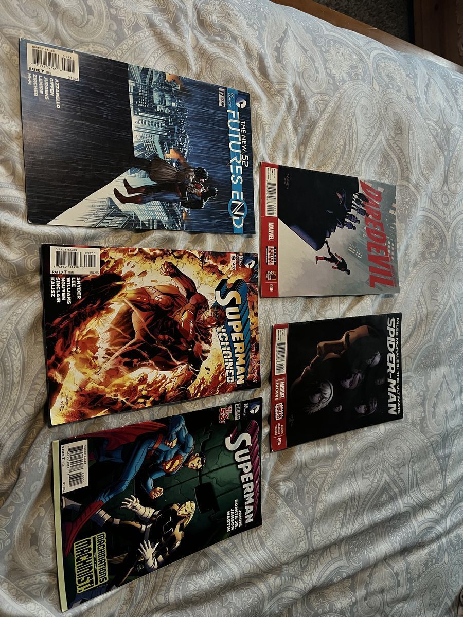 5 Comic Books - 2 Superman, 1 Spider-Man, 1 Daredevil and 1 The New 52 Futures End