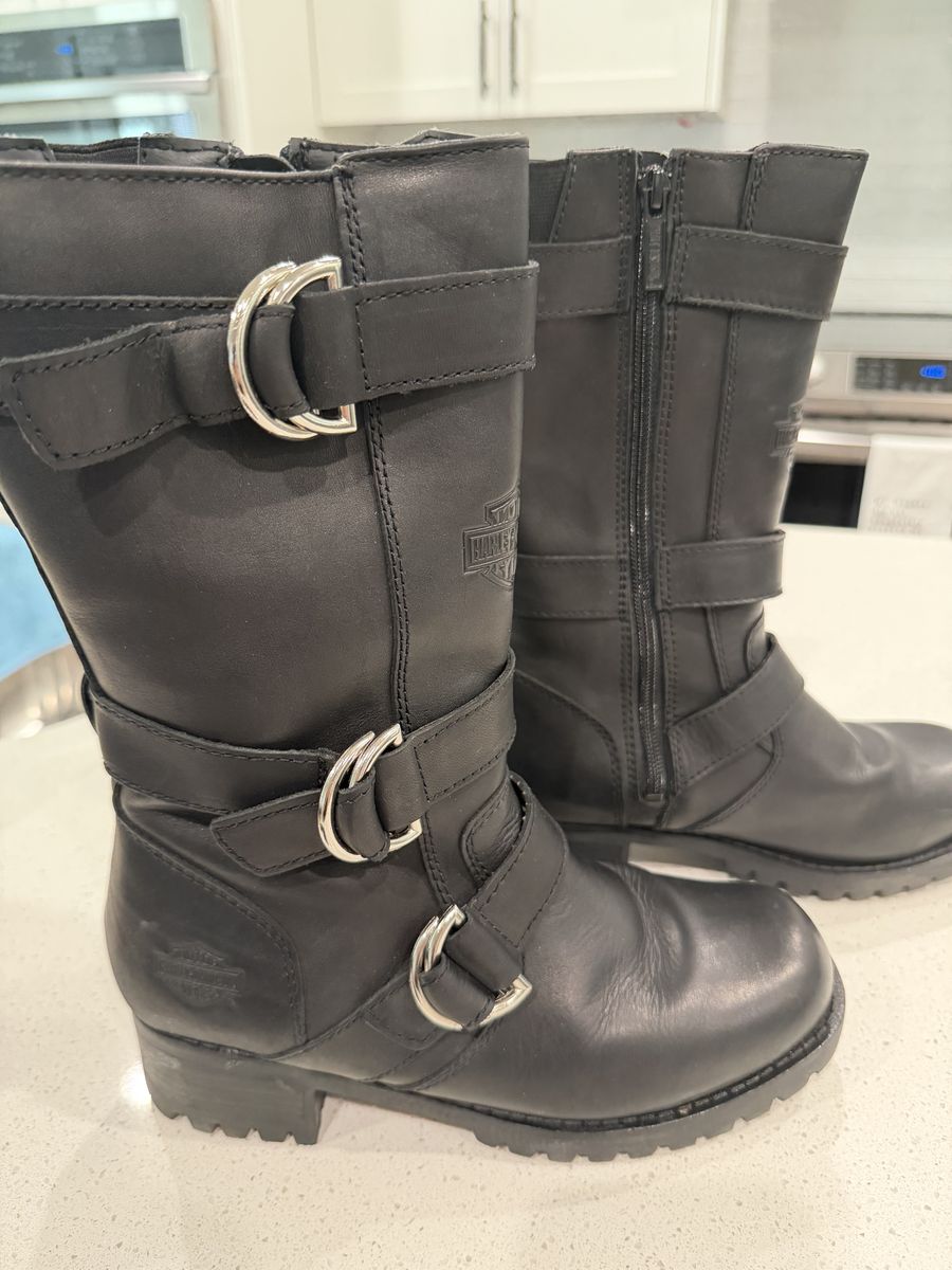 Women’s Harley Davidson boots and gloves!