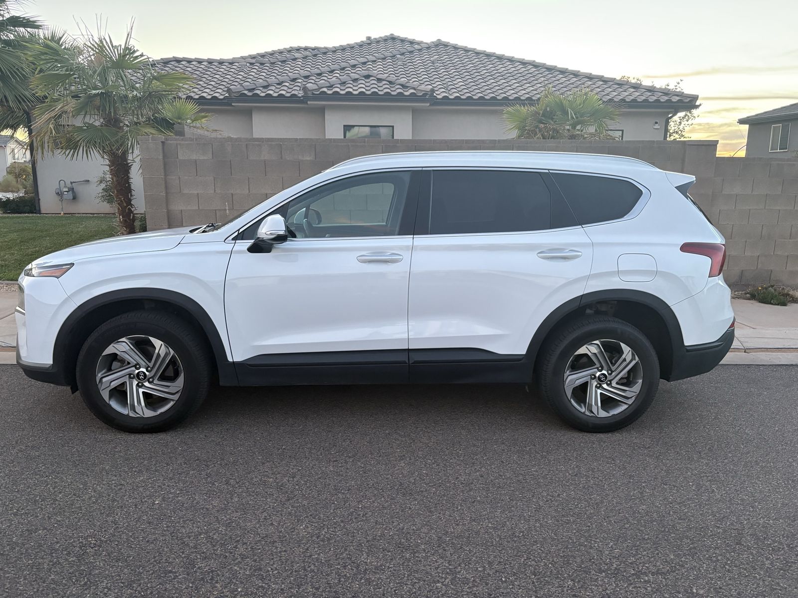 2023 Hyundai Santa Fe SE