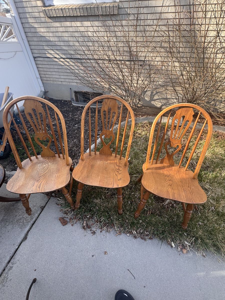 Selling 4 Wooden Chairs