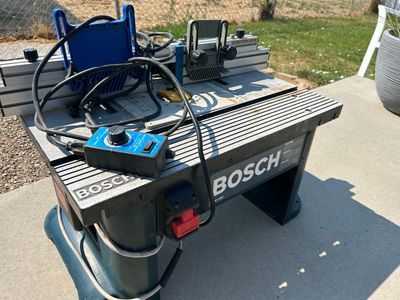 BOSCH RA1180 table w/Hitachi TR12 Router