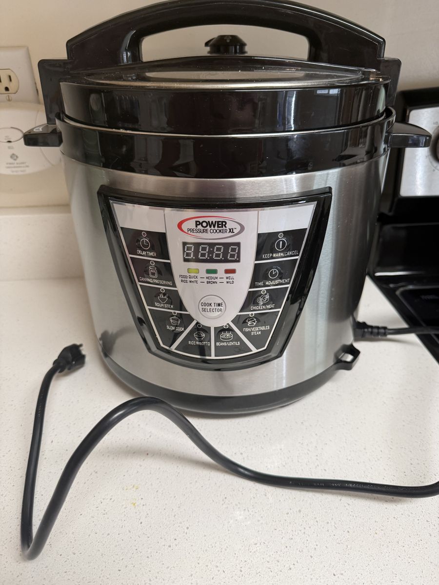 Like new pressure cooker