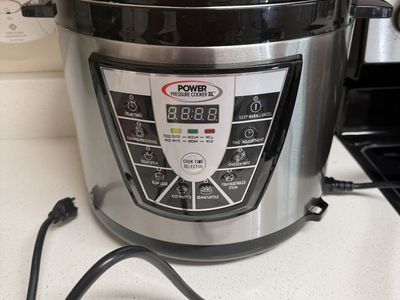 Like new pressure cooker
