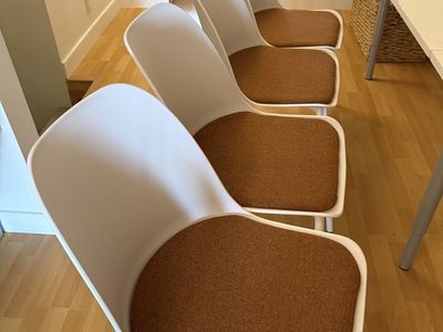 FREE Set of 4 modern chairs - must pick up by 8/31