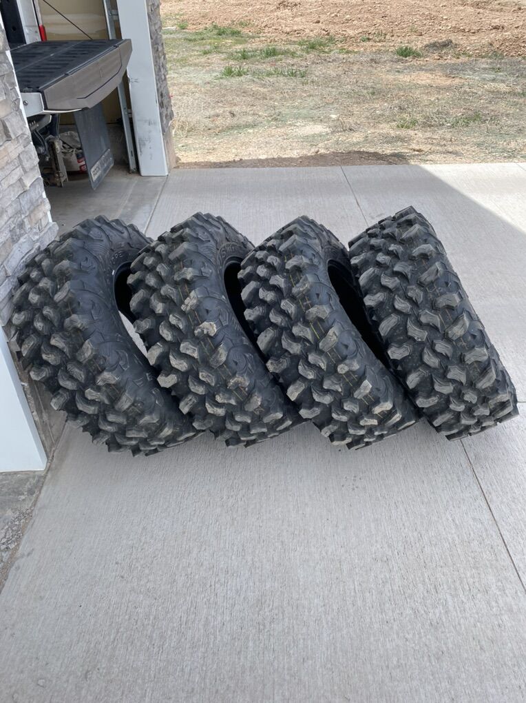 31x10-15 Tires