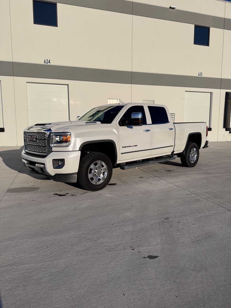 2018 GMC Sierra 3500HD Denali
