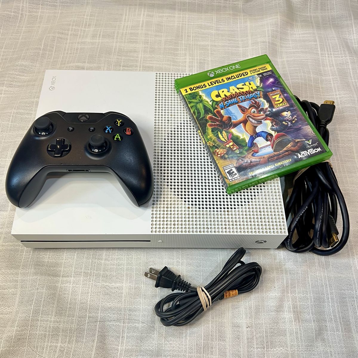 Microsoft Xbox One S 1681 White Bundle w/ Controller & 1 Games - Works Well