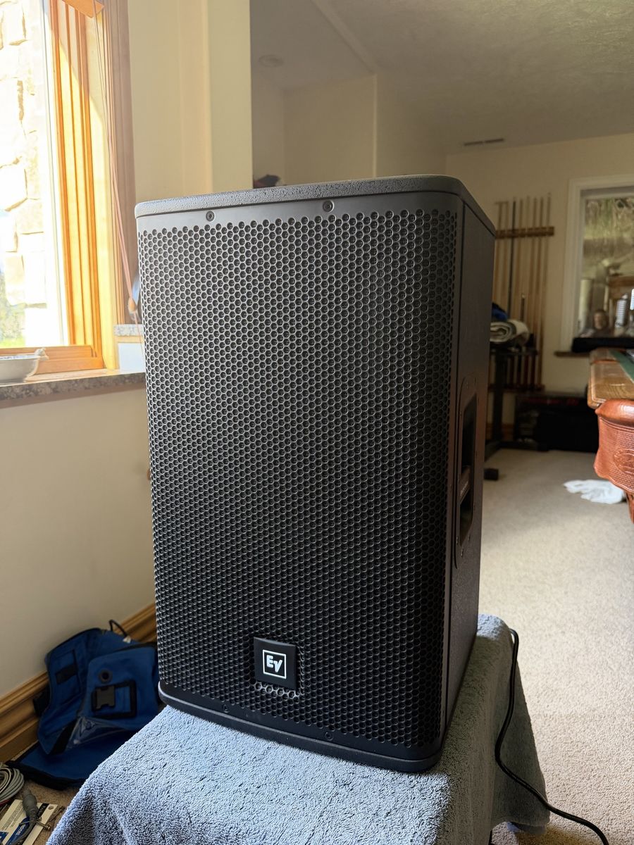 Electro-Voice EV ELX112P Powered 12" Two-Way Loudspeaker PA Speaker