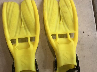 ScubaPro Twin Jet Fins Scuba Snorkel Dive