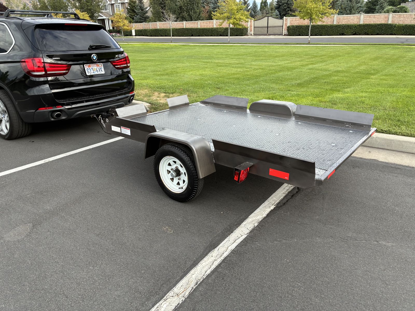 Trailer 5.5' x 8' Scissor/Tilt