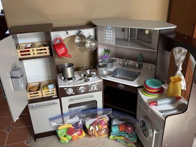 Toy Kitchen, food and grocery cart
