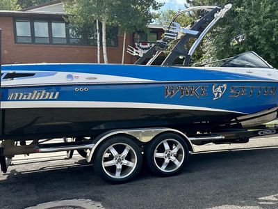 Malibu Wakesetter 23 LSV Surf Boat