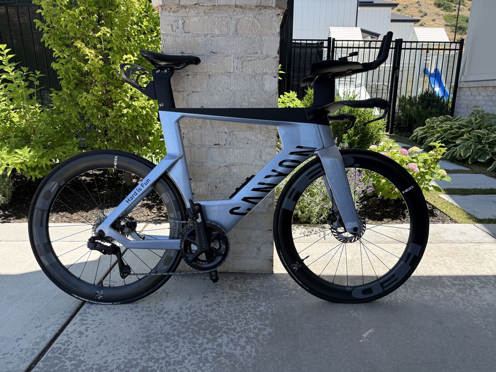 2025 Canyon Speedmax CF SLX - size L - Tri bike/ triathlon bike. Road bike. only 150 miles of use