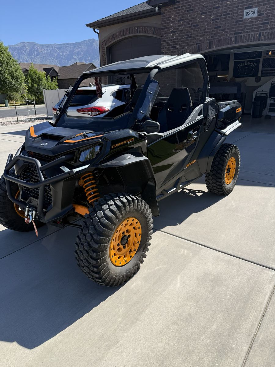 2021 Can-Am Commander 1000 XTP - Less than 2,000 miles