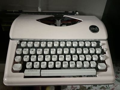 We R Memory Keepers Pink Typewriter - New Condition
