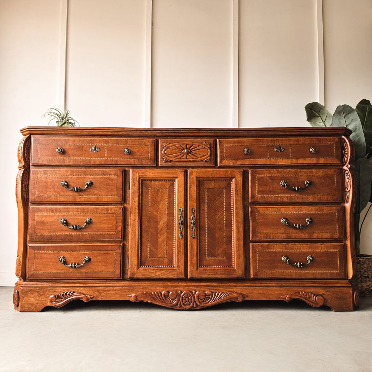 *FREE DELIVERY* Beautiful Wood Dresser!