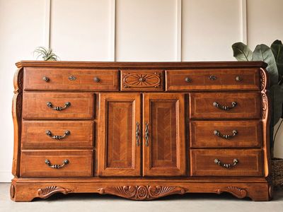 *FREE DELIVERY* Beautiful Wood Dresser!