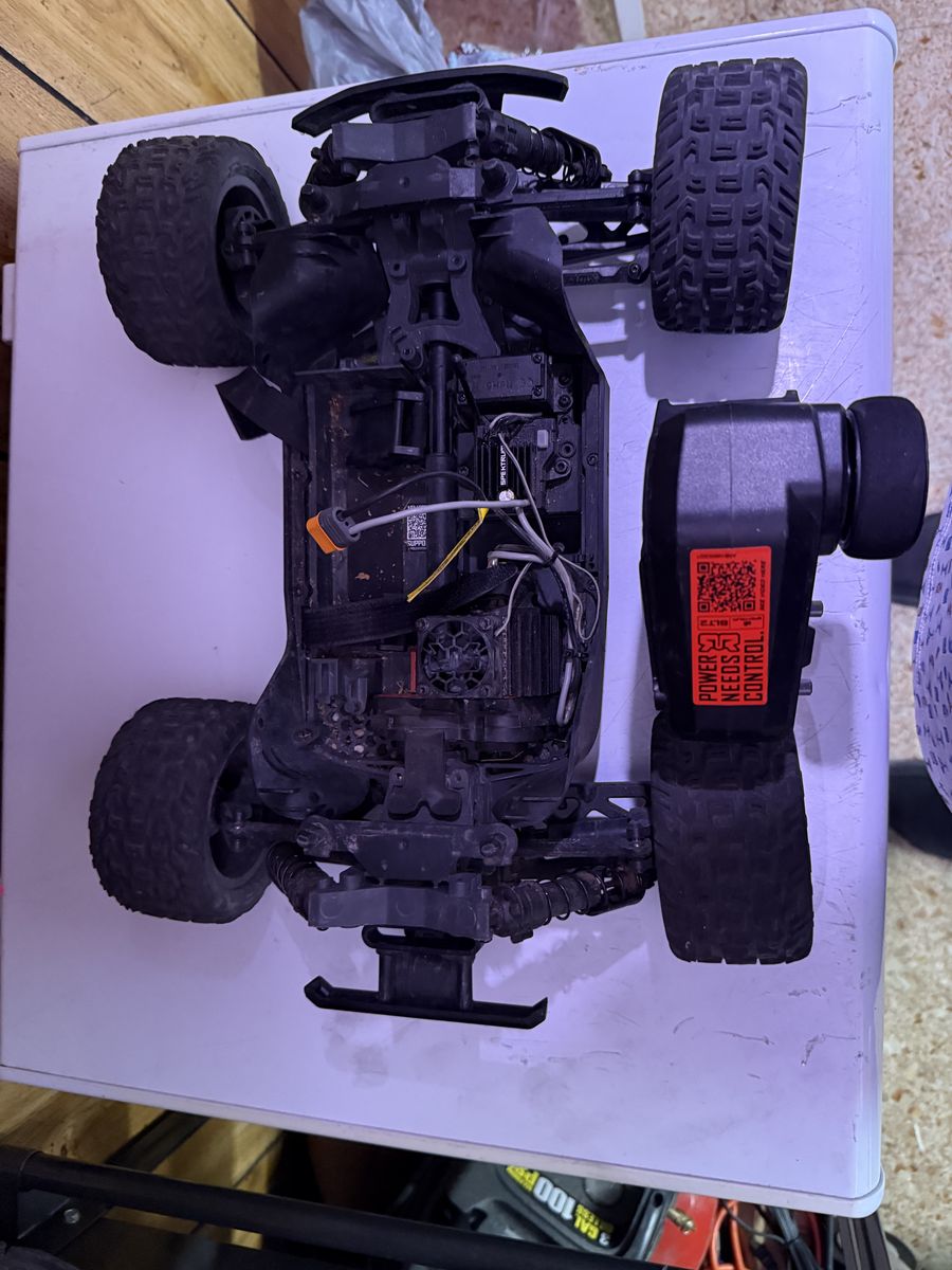 Main image 3
