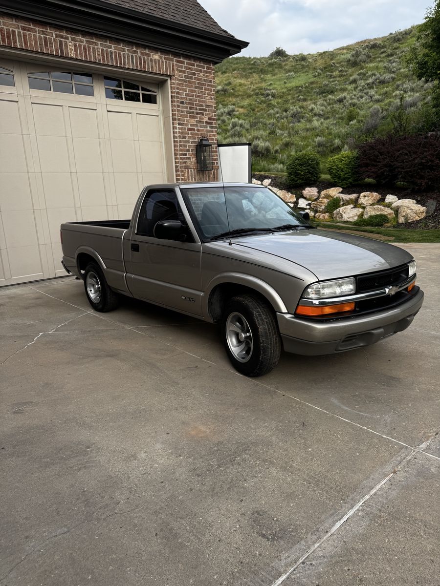 1999 Chevrolet S-10 LS