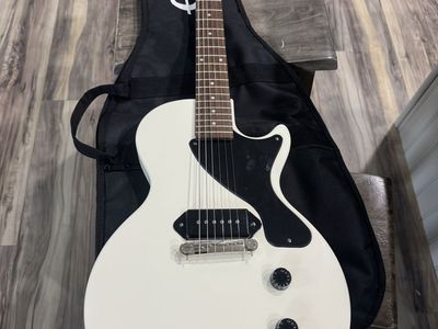 Epi Billy Joe Armstrong Les Paul Junior Electric Guitar White with Gig Bag.