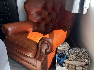 Vintage Brown Leather Tufted Armchair