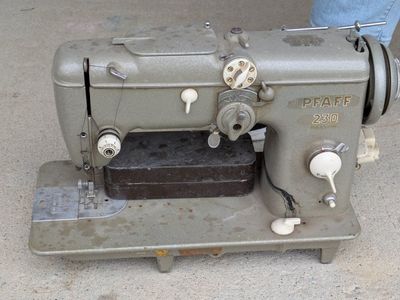 vintage pfaff sewing machine model 230
