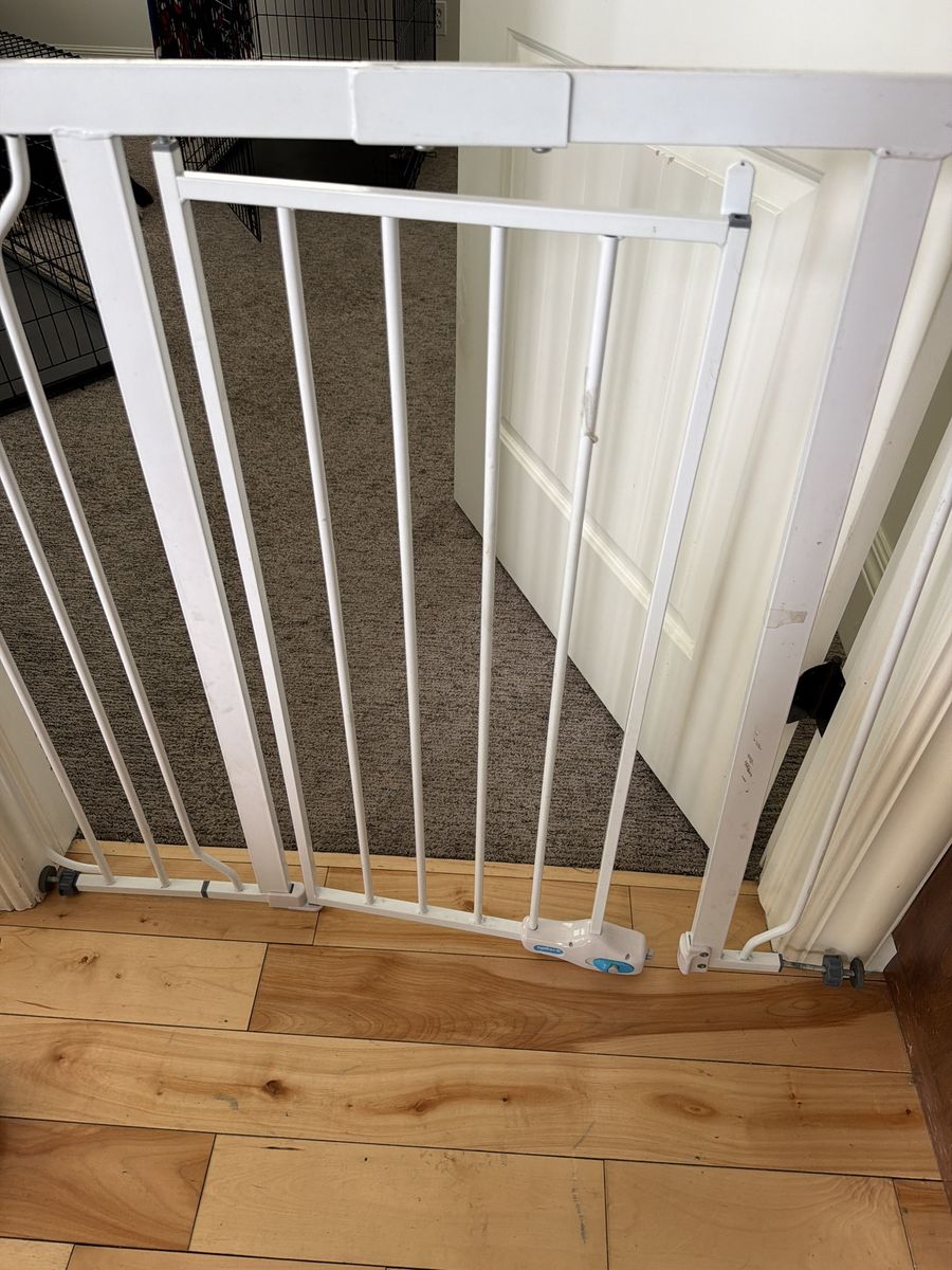 Baby gate