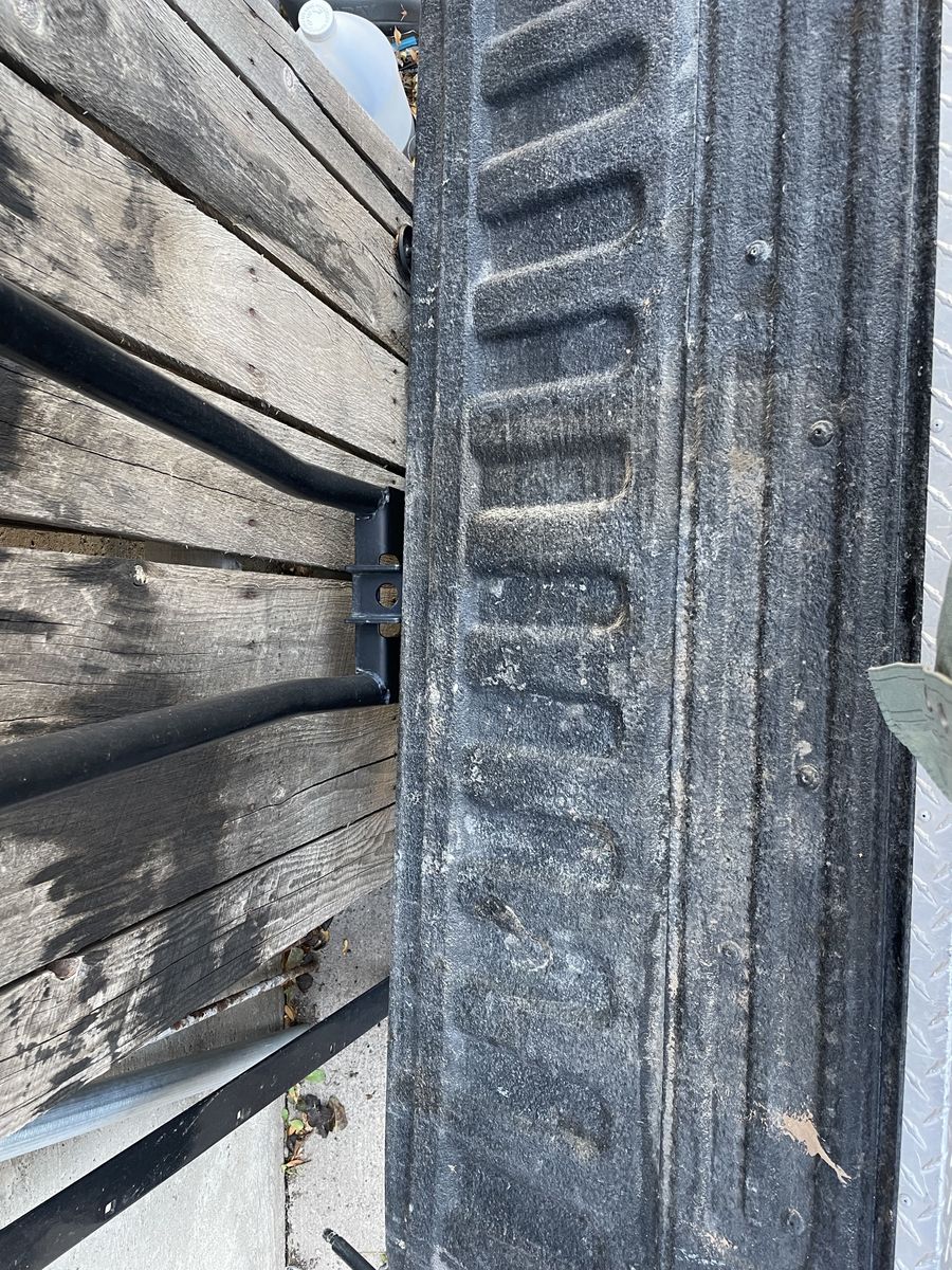 2005 Dodge 2500 tailgate 