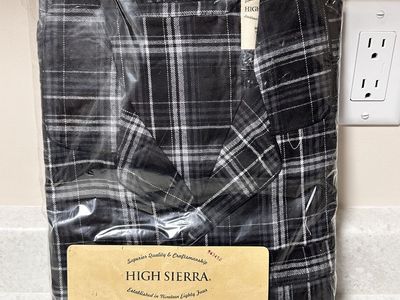 High Sierra Men's Flannel Pajamas Plaid Size L New in Package