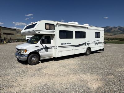 2002 Ford E450 Winnebago mini 66,000 miles