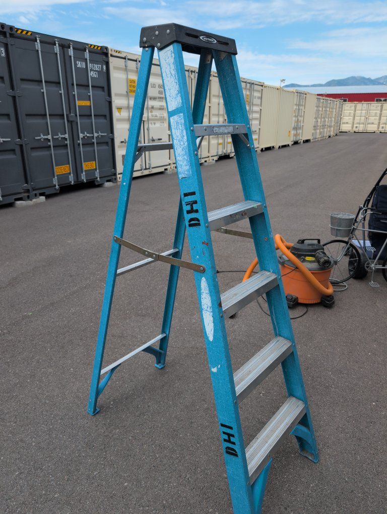 Werner 6ft Fiberglass Step Ladder - Type I 250lb Capacity, Blue
