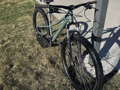 Specialized Pitch 27.5 (Size XS) - Great Starter MTB