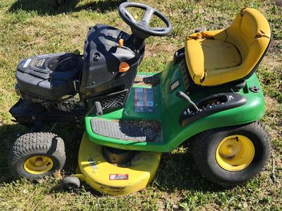 John Deere L100 17 HP For Sale Parts or Fixer -Upper