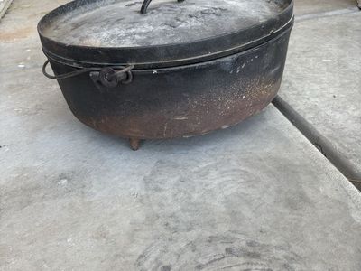 Vintage Lodge Cast Iron Dutch Oven Pot with Lid #16