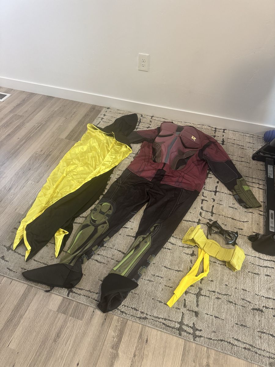 DC Comics Robin Costume Jumpsuit with Cape Belt and Mask