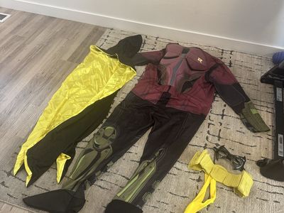 DC Comics Robin Costume Jumpsuit with Cape Belt and Mask