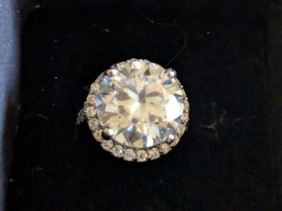 9.7ct white round diamond ring with halo