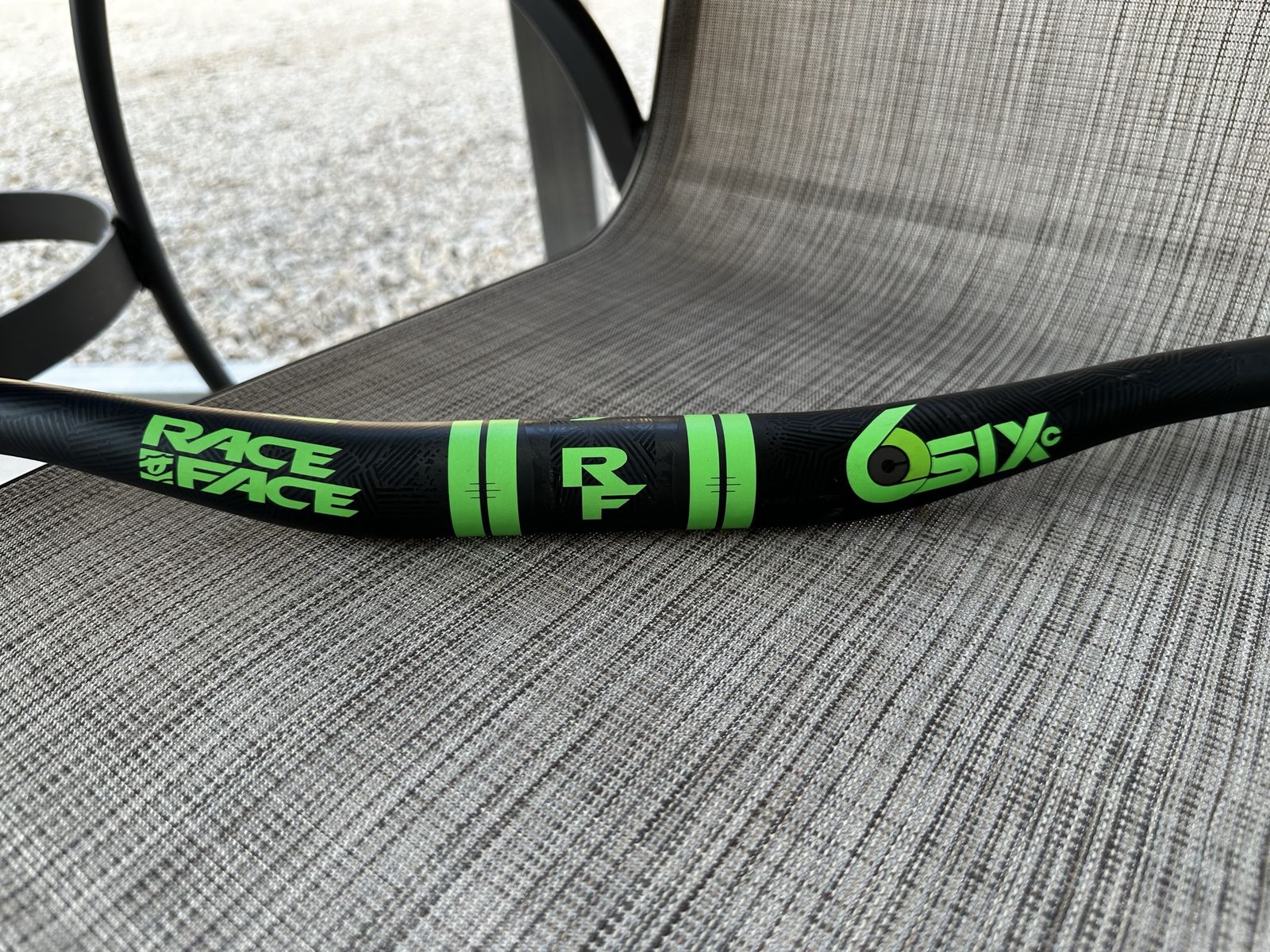 Race Face SIXc Carbon Mountain Bike Handlebar Green Black 20mm Rise