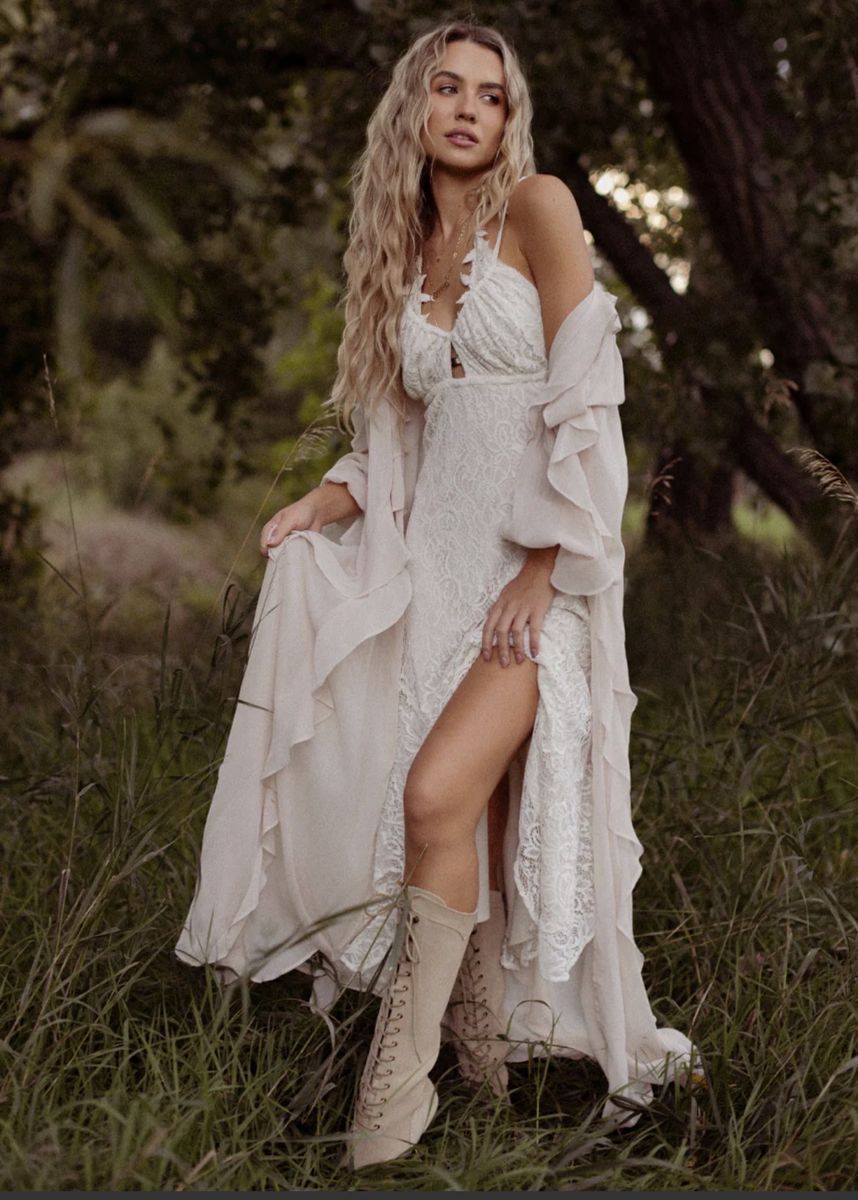 Joyfolie Ravyn Dress in Cream, Women’s Large. Midi