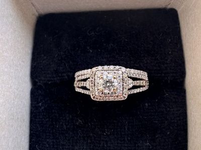 GORGEOUS wedding ring with band