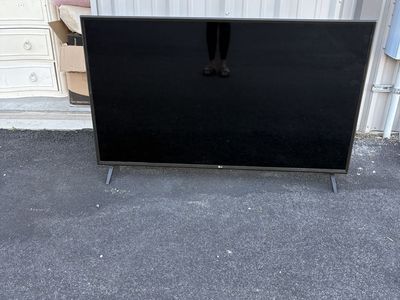 *55” LG TV