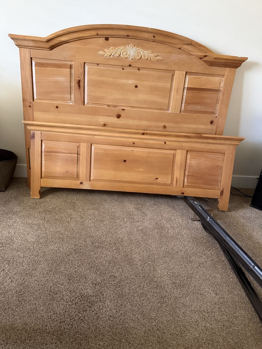 Wooden Headboard & Footboard Set - Queen Size - Carved Detail - Natural Finish